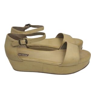ANTHROPOLOGIE  Tan Daisy‎ Platform Sandals Size 10